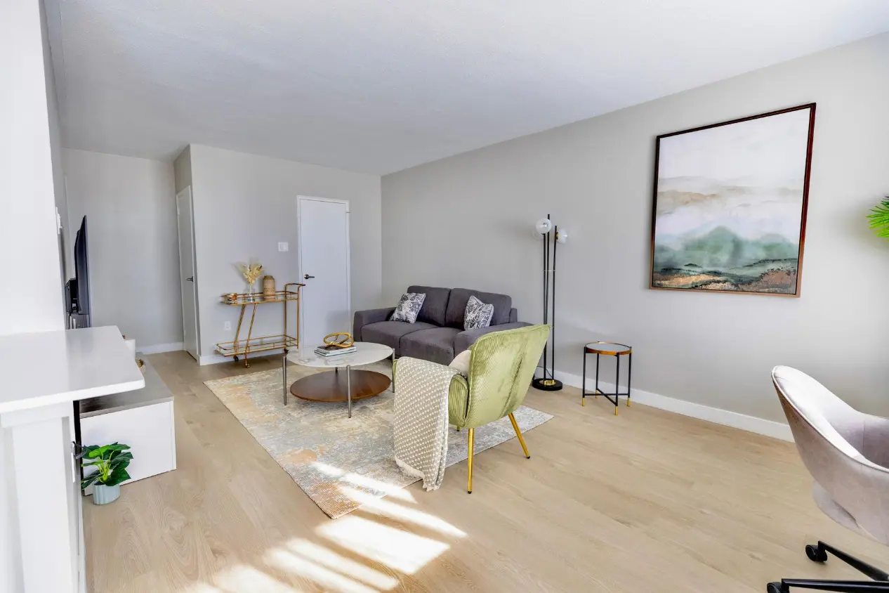 210 Markland — view 2