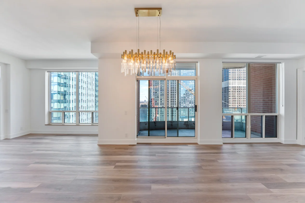 61 Yorkville - Penthouse — Minto Apartments