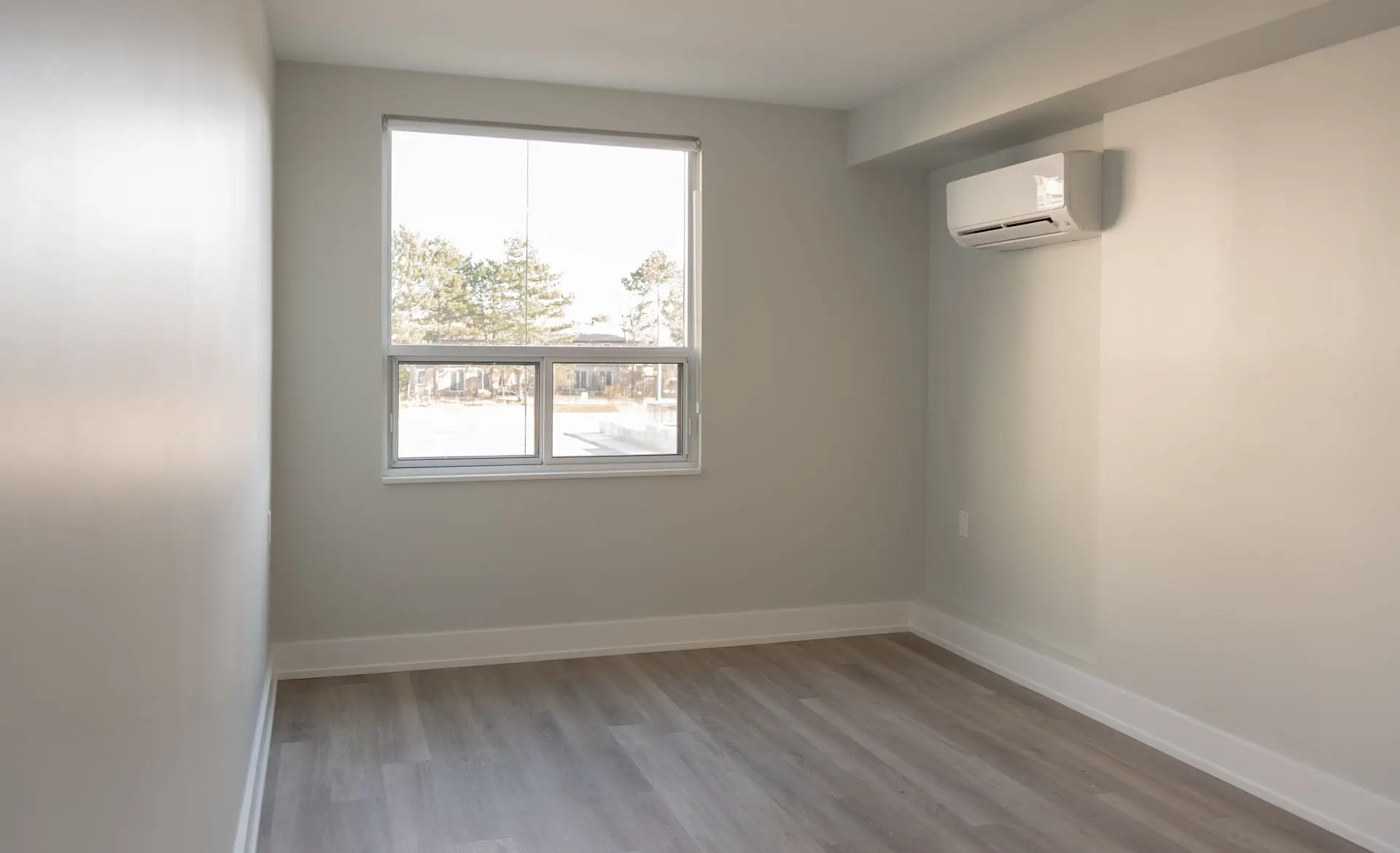 6521 Glen Erin — view 4