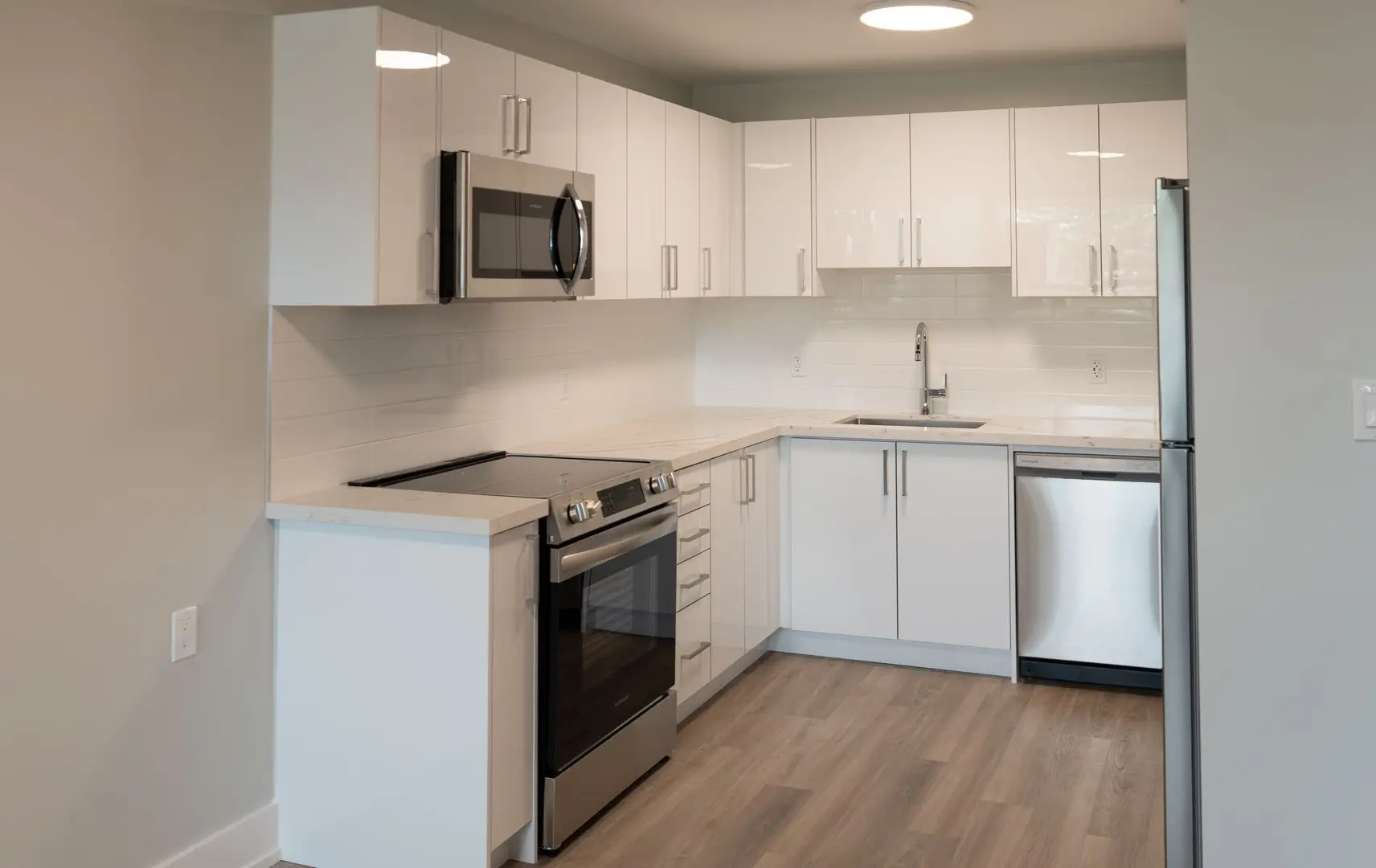 6521 Glen Erin — view 5