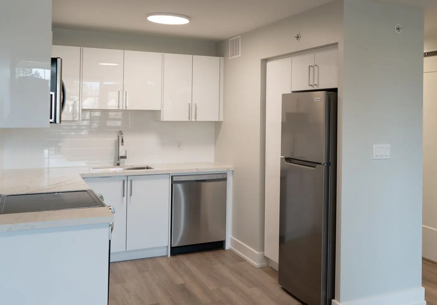 6521 Glen Erin — view 11