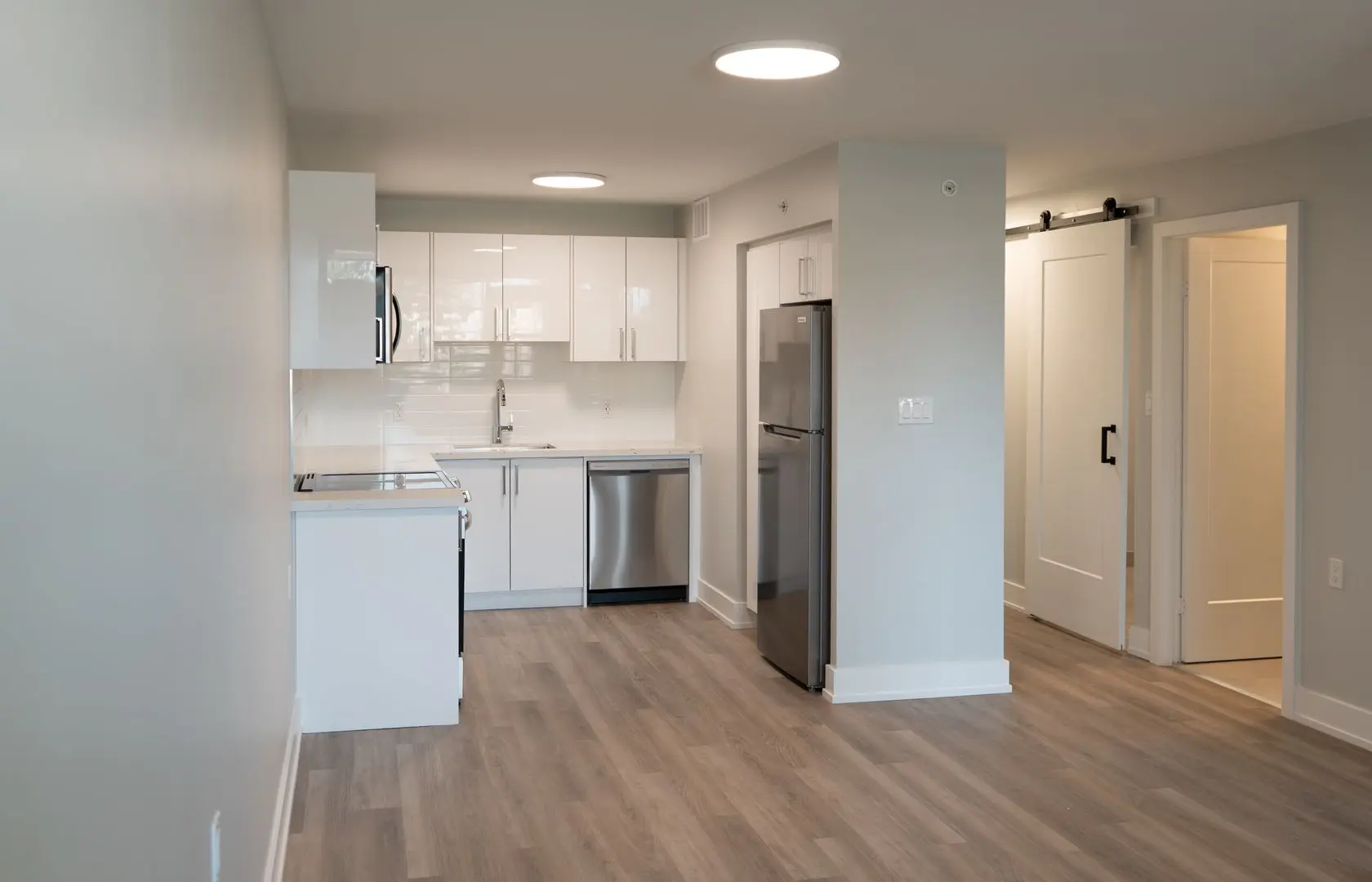 6521 Glen Erin — view 10