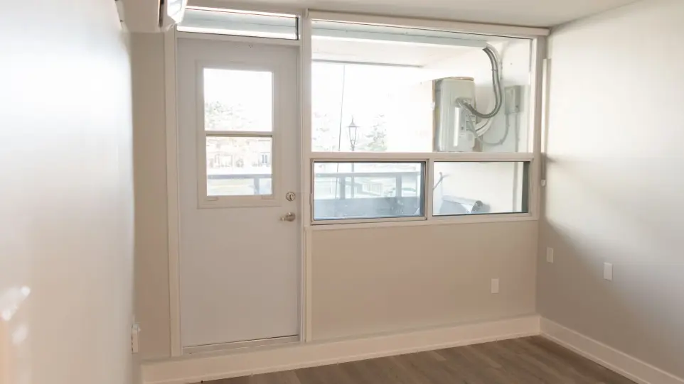 6521 Glen Erin — view 13