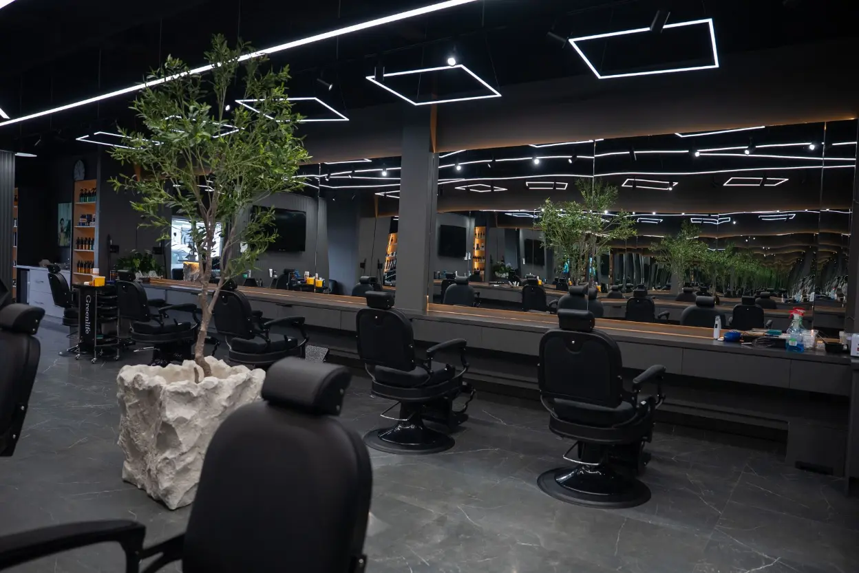 Castle Cuts Barbershop — view 5