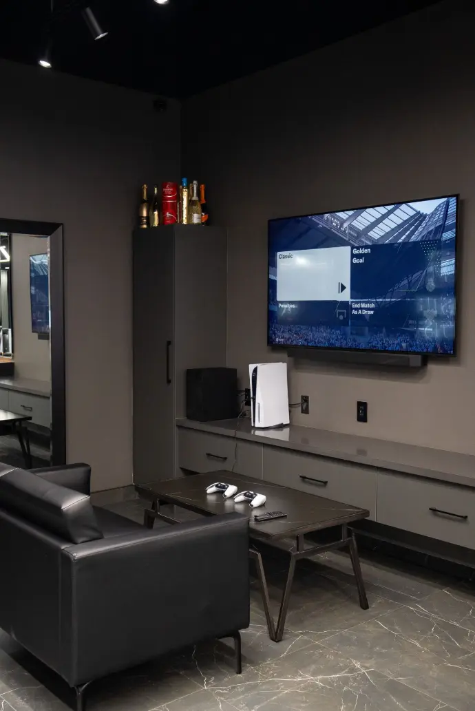 Castle Cuts Barbershop — view 11